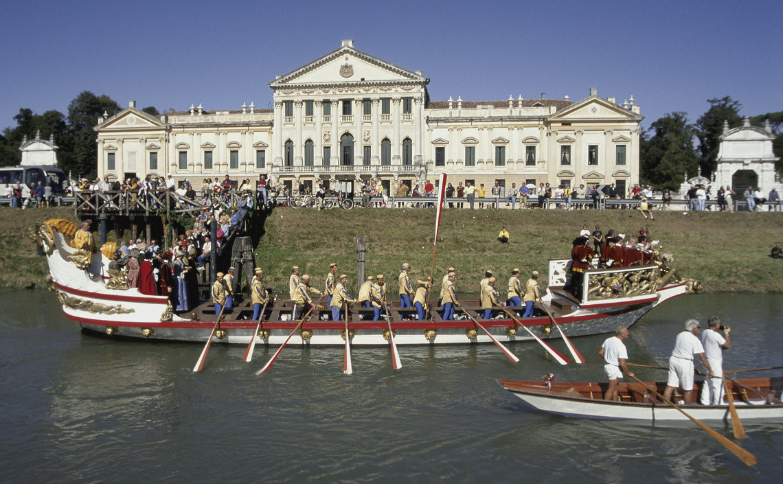 Regata Villa Pisani