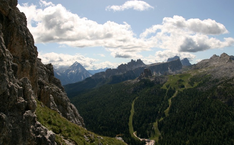 Panorama sulle Cinque Torri di Cortina d'Ampezzo.