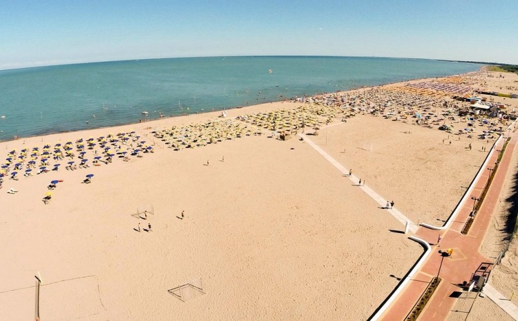 Panoramica sulle spiaggia di Rosolina Mare.