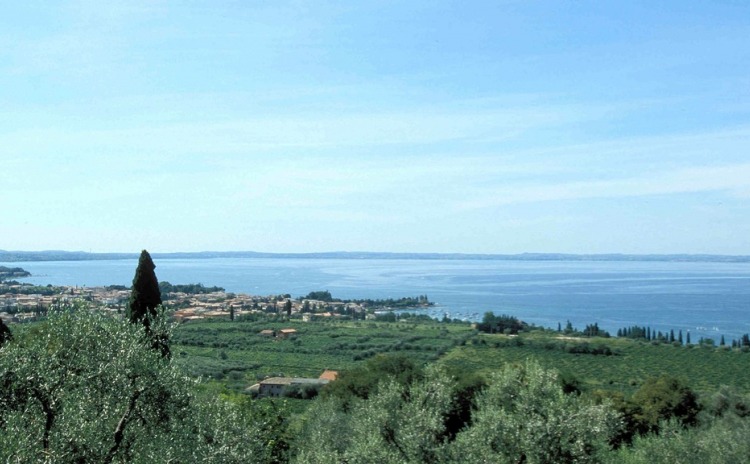 Panorama sul Lago di Garda da Bardolino.