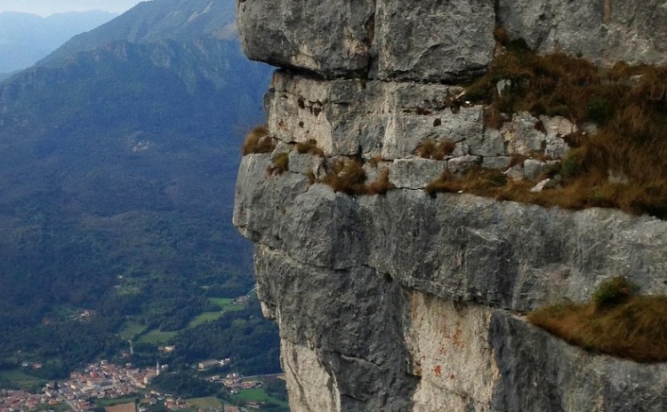 Panorama dalle cenge del Monte Cengio.