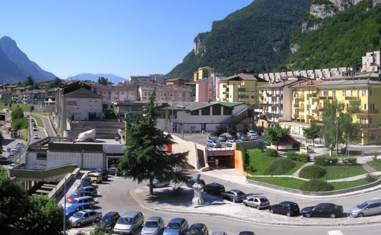 Panoramica del centro abitato di Longarone, provincia di Belluno.