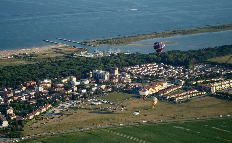 Panoramica sul porto di Eraclea Mare.