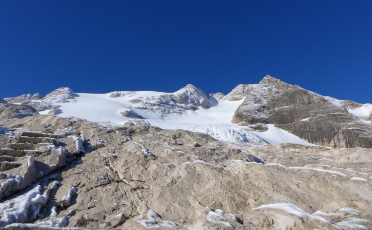 La Marmolada vista dal Rifugio Pian dei Fiacconi dopo una nevicata di luglio.